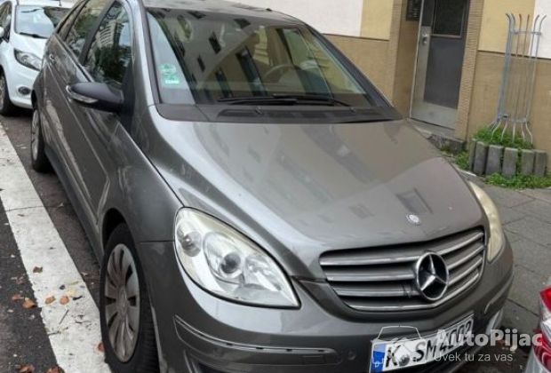 Mercedes B200