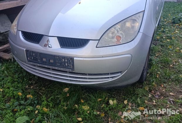Mitsubisi Colt 2006 1.3 benzin troje vrata