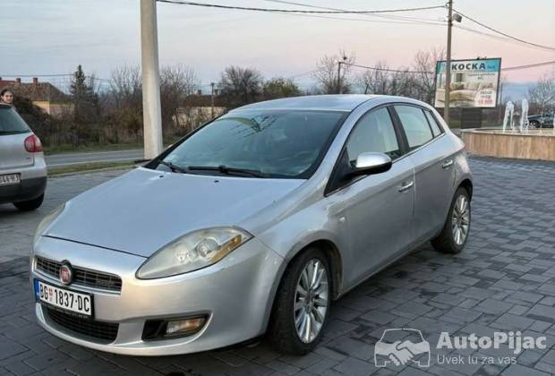 Fiat Bravo mjt																											2012. godište