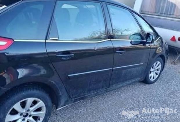 citroen_c4_pikasso_16hdi_delovi_1_polovni_automobili_autopijac.rs
