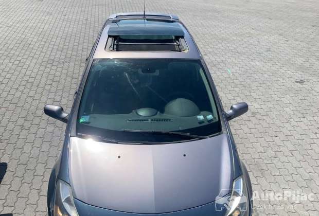 Renaulr Clio 1.6 benzinac / panorama krov / tempomat