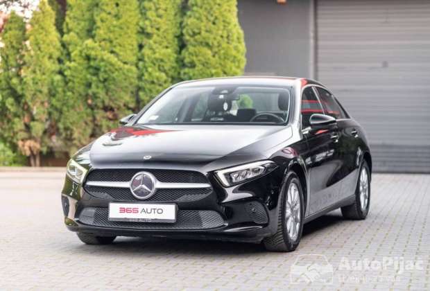 Mercedes Benz A 180 AUT																											2020. godište