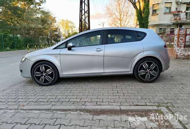 seat_leon_19_2006_1_polovni_automobili_autopijac.rs