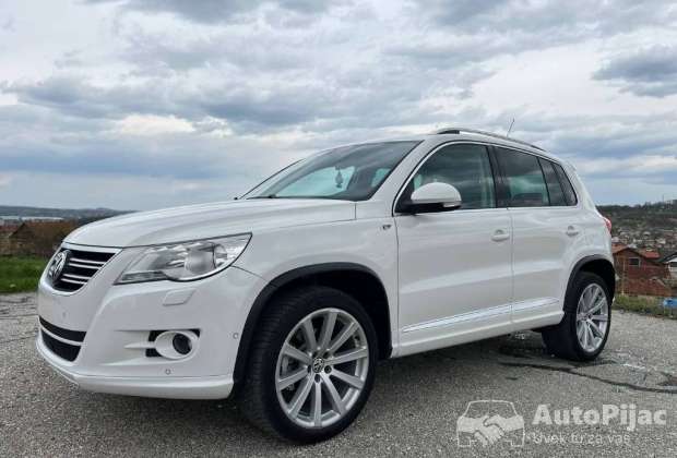 Volkswagen Tiguan 2.0 tdi 4x4 R line																											2011. godište
