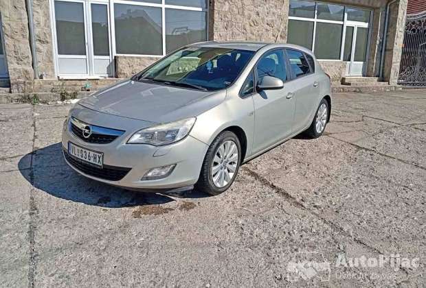 Opel Astra J 2010 1.7dizel