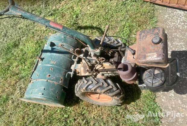Na prodaju freza malo radila sa kopacicama radi lepo nove gume male plus velike 650€ mladenovac