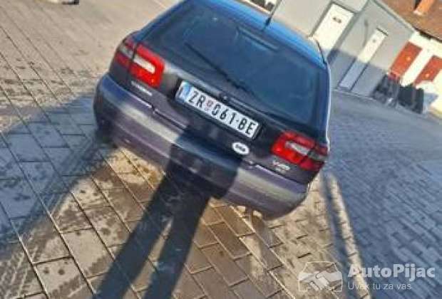Volvo v40 1.9 Dizel(REGISTROVAN)