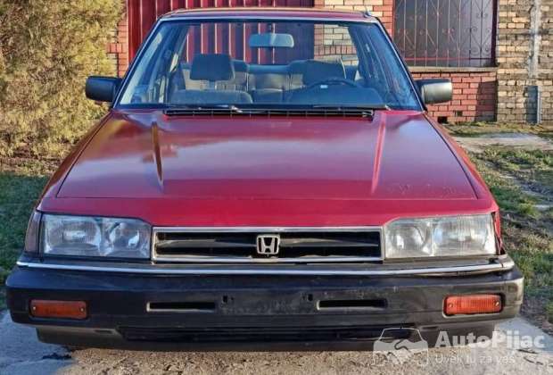HONDA 1.6  1983 G IMA PAPIRE MOZE SE REGISTROVATI