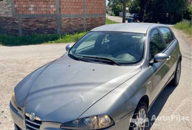 alfa_147_1_polovni_automobili_autopijac.rs
