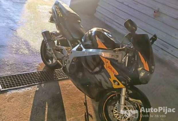 honda_cbr_1_polovni_automobili_autopijac.rs