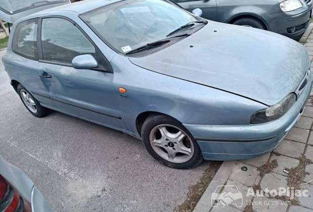 FIAT BRAVO 1,6 2001 KOMPLETAN AUTO U DELOVIMA