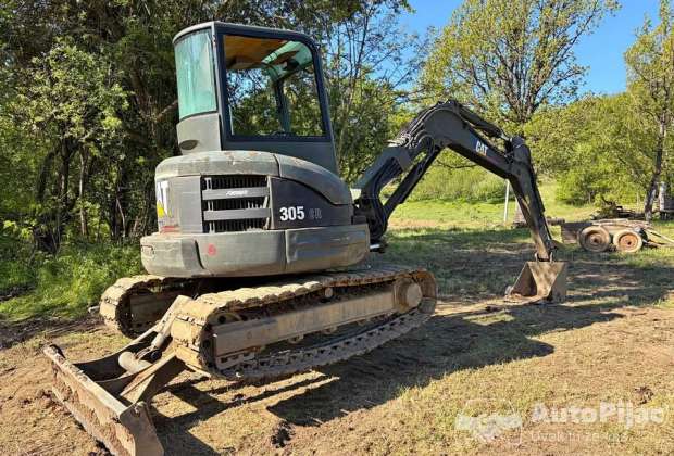 cat_305cr_1_polovni_automobili_autopijac.rs