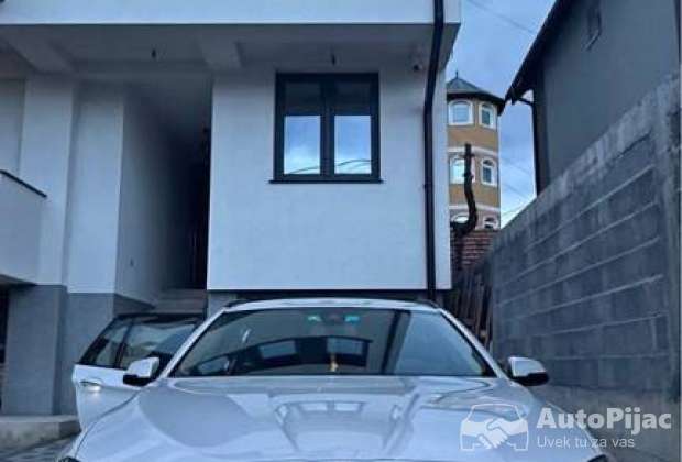 Bmw 520 xDrive 2015 god 190 ks