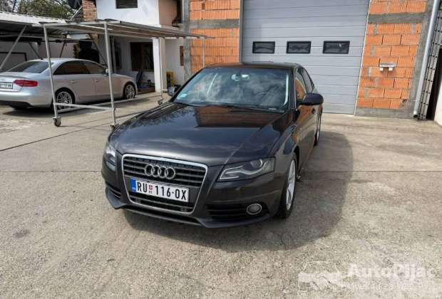 Audi A4 2.0 S LINE																											2011. godište
