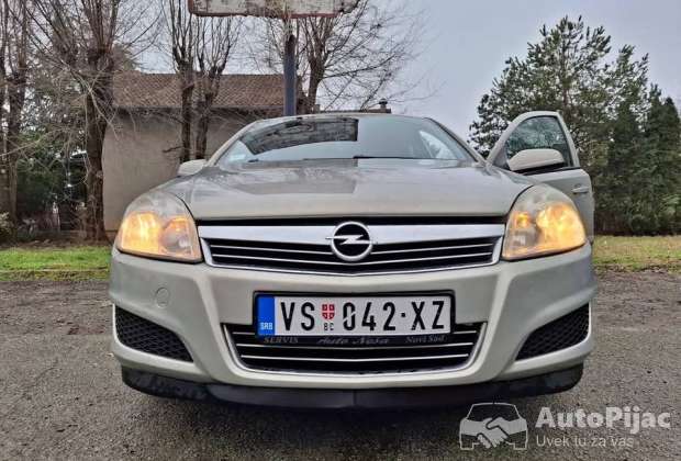 Opel Astra H 2007 - 1.4 benzin + plin