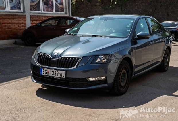 Škoda Octavia A7 AMBITION 1.6TDI																											2017. godište