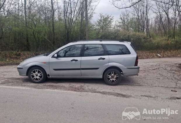 2004_ford_fokus_1_polovni_automobili_autopijac.rs