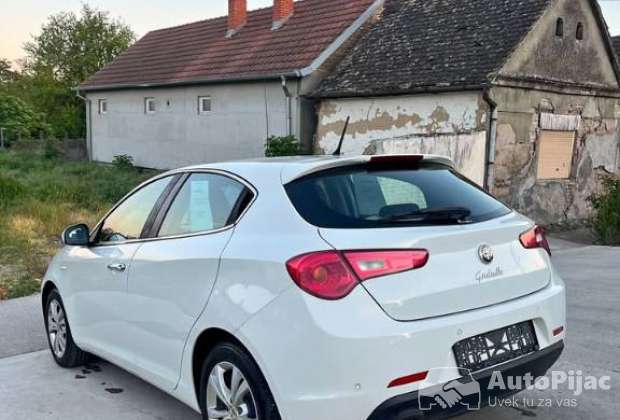 2013 Alfa Romeo giulietta