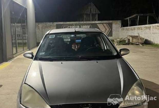 ford_focus_2002_1_polovni_automobili_autopijac.rs