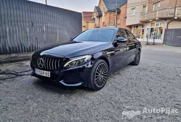 C220cdi bluetec , salonsko stanje 2014 god