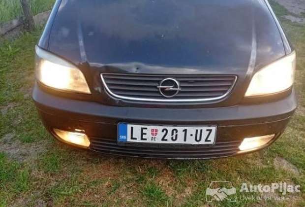 Zafira 2002 god
