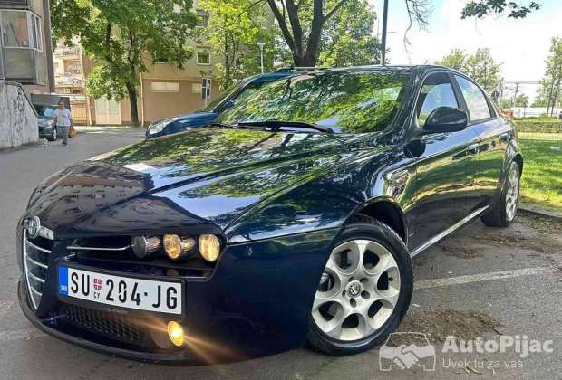 alfa_romeo_159_jtdm_1_polovni_automobili_autopijac.rs