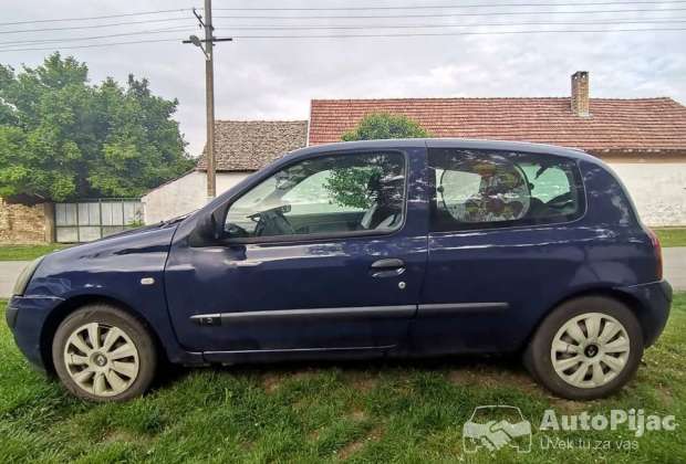 2002_renault_clio_1_polovni_automobili_autopijac.rs