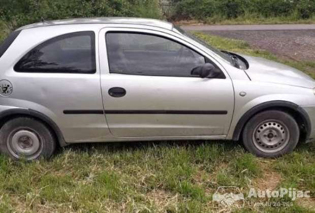 corsa_2004_1_polovni_automobili_autopijac.rs