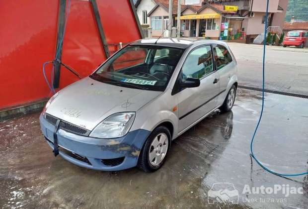 Ford fiesta 1.4 benzin 2003 godiste