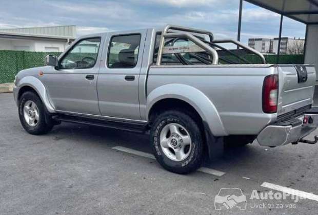 Nissan navara