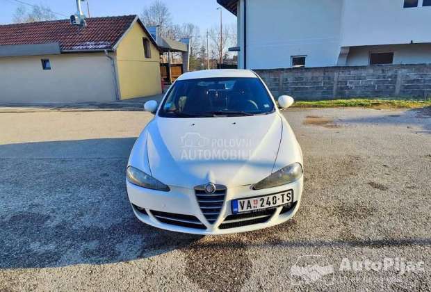 alfa_romeo_147_restyling_1_polovni_automobili_autopijac.rs