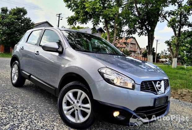 Nissan Qashqai 2011god 2.0 dizel TOP STANJE VOSILA