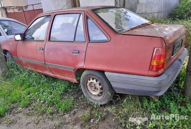 KADETT 300E