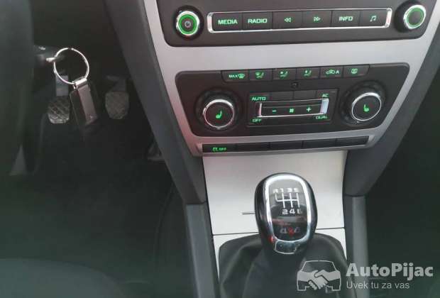2012_skoda_octavia_1_polovni_automobili_autopijac.rs