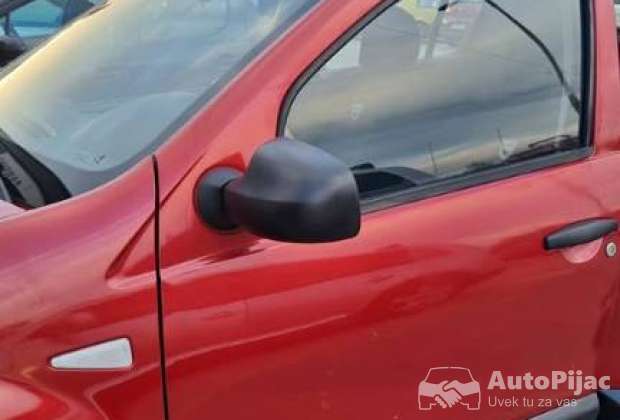 2009_dacia_sandero_1_polovni_automobili_autopijac.rs