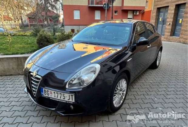 alfa_romeo_giulietta_20_jtd_170_ks_2013_koza_panor_1_polovni_automobili_autopijac.rs