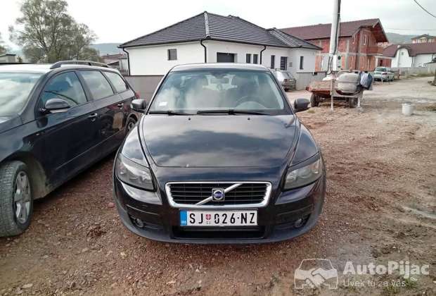 volvo_c30_20_dizel_2008_god_auto_se_vodi_na_mene_r_1_polovni_automobili_autopijac.rs