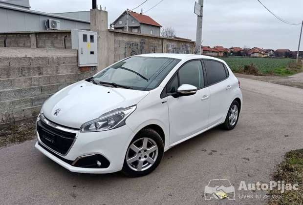 peugeot_208_benzin_2017_god_1_polovni_automobili_autopijac.rs
