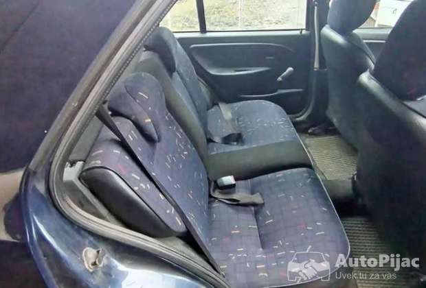 Citren saxo 2001