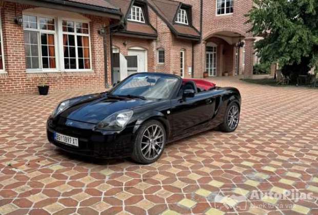 toyota_mr2_spyder_1_polovni_automobili_autopijac.rs