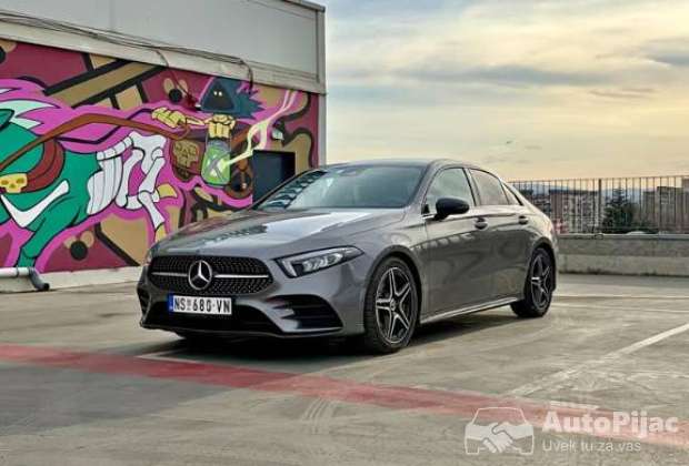 2022 Mercedes-Benz a 180 amg