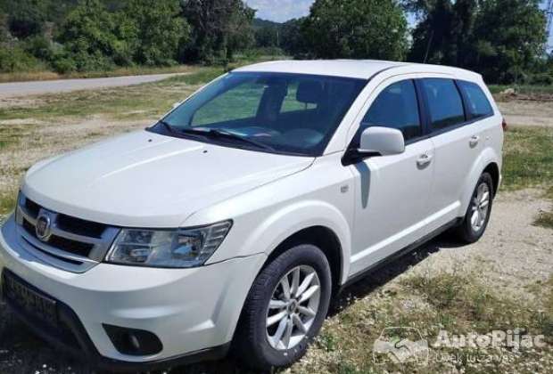 Prodajem dzip fiat freemont 2013godiste 2.0jtd motor 7sedista manuelni menjac 6 brzina vlasnik