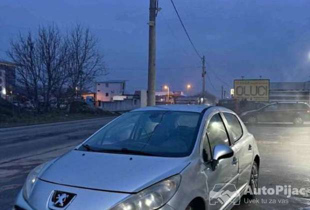 Na prodaju pugeot 207 1.6 benzin