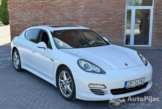 Porsche Panamera 4