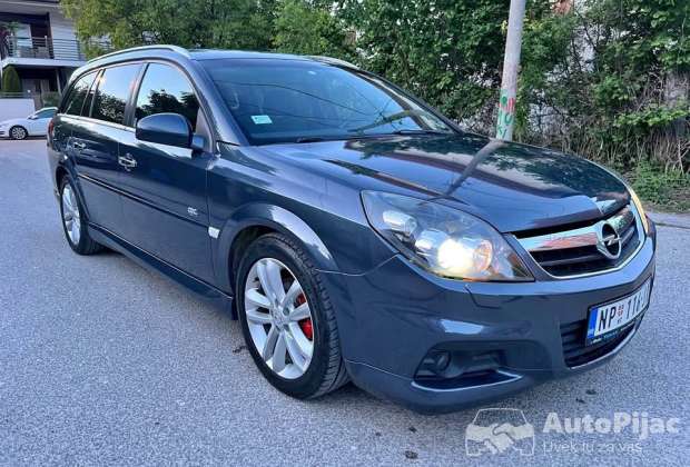 Na prodaju opel vektra