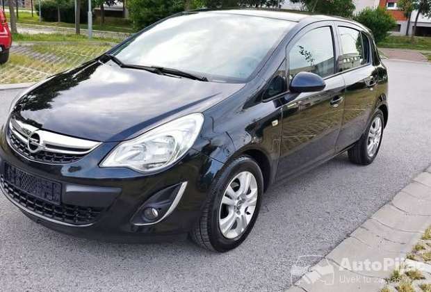 PRELEPA KORSA 2013 1,2 BENZIN 209000KM SERVISNA NA IME KUPCA 4499E UB
