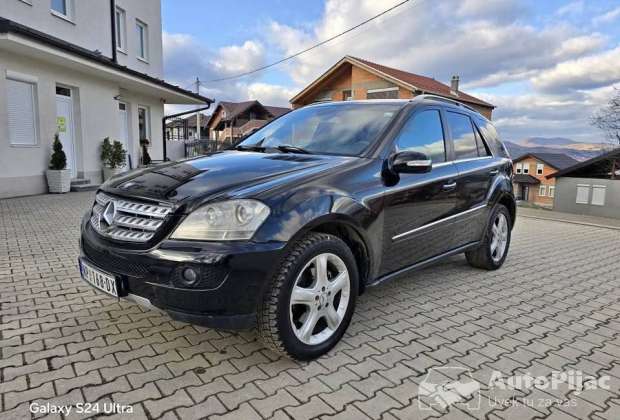 ML320cdi 2006g Automatik Perfektno stanje, veoma lep I očuvan servisi urađeni.Moze zamena