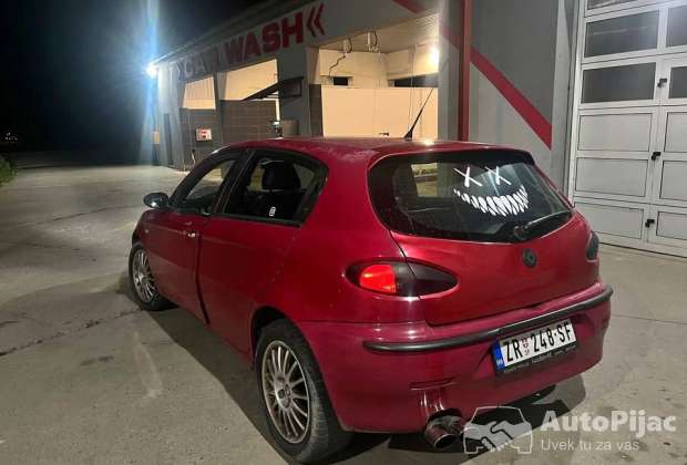 alfa_romeo_147_1_polovni_automobili_autopijac.rs
