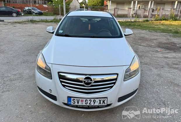 OPEL INSINGNIA2.0 CDTI. 110 KSGODISTE 2009REGISTROVAN DO 09.2026