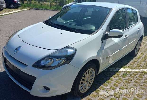 Renault Clio prava km																											2012. godište